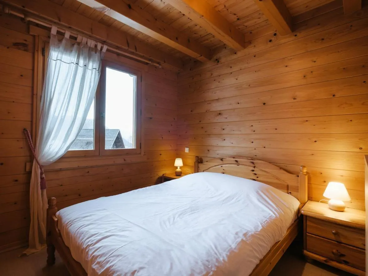 Chalet Mitoyen A La Clusaz, Ideal Famille, 6 Voyageurs, 3 Chambres, Proche Pistes - Fr-1-304-277 0*,