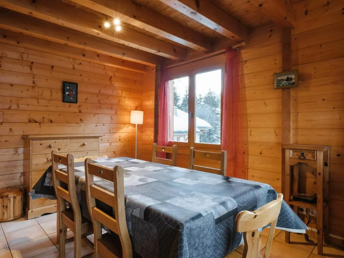 Apartment Chalet Mitoyen A La Clusaz, Ideal Famille, 6 Voyageurs, 3 Chambres, Proche Pistes - Fr-1-304-277